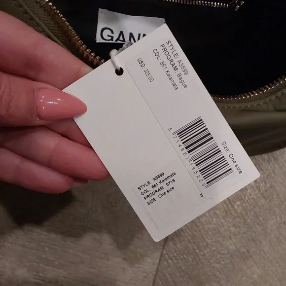 NWT GANNI Knot Hobo Bag in a kalamata green color contrasting pink Knot handle - Picture 12 of 13